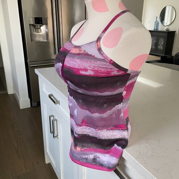 Nike Athletic Landscape Print Poly Blend Racer Back Tank Top Shelf Bra Purple S - Picture 4 of 13